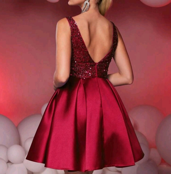 Elegant & Luxurious Sapphire Burgundy V-Neck Sequin Patchwork Satin A-Line Dress - Picture 2 of 4